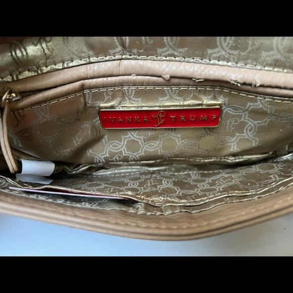 Ivan’s trump tan with red/blue with gold hardware - Picture 3 of 5